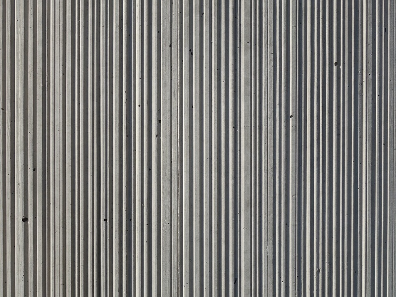 Concrete structure stripes
